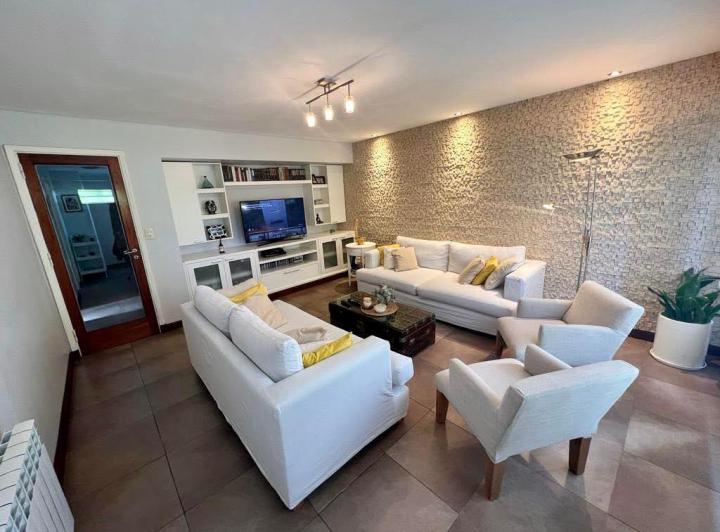 PH · 170m² · 5 Ambientes · 1 Cochera