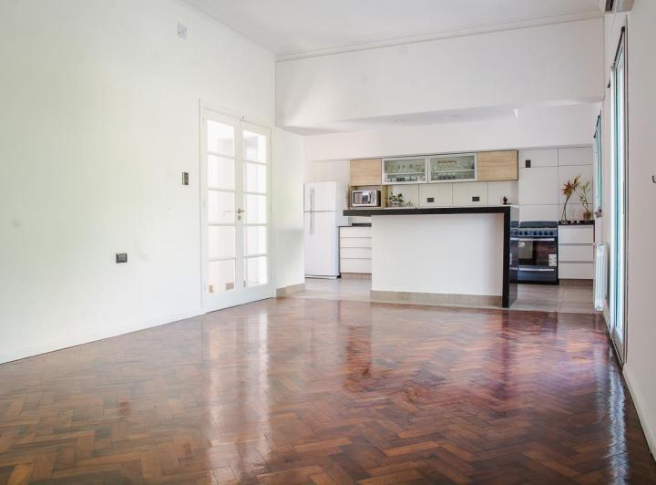 Casa · 161m² · 2 Dormitorios · 1 Cochera