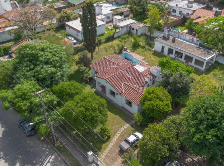 Casa · 231m² · 6 Ambientes · 1 Cochera