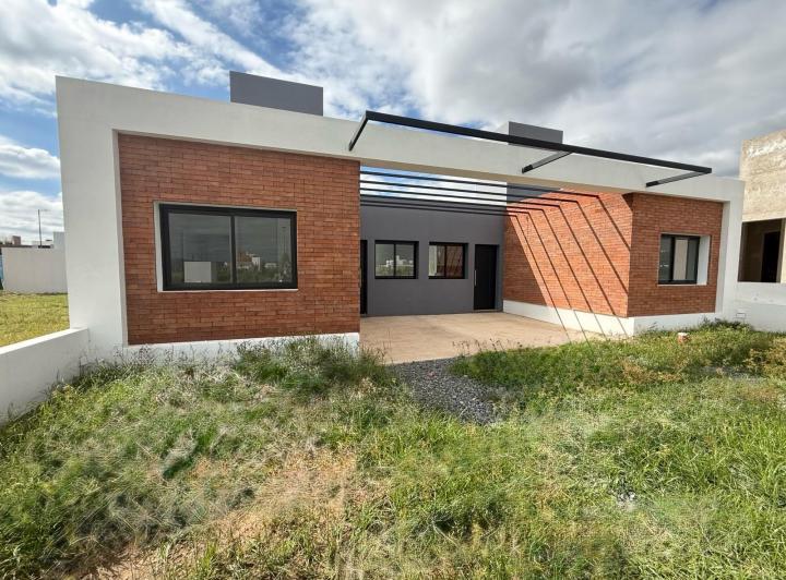 Casa · 75m² · 3 Ambientes · 1 Cochera