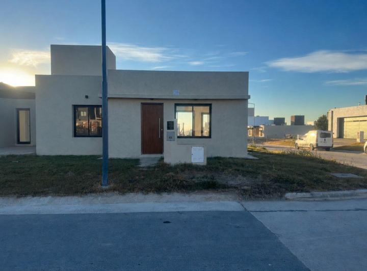 Casa · 70m² · 3 Ambientes · 1 Cochera
