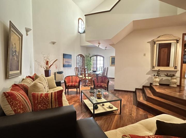 Casa · 375m² · 3 Dormitorios