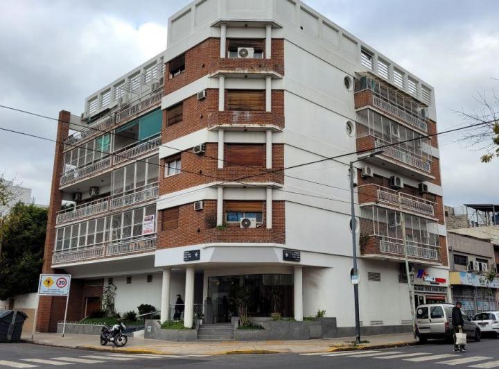 Departamento · 50m² · 2 Ambientes · 1 Cochera
