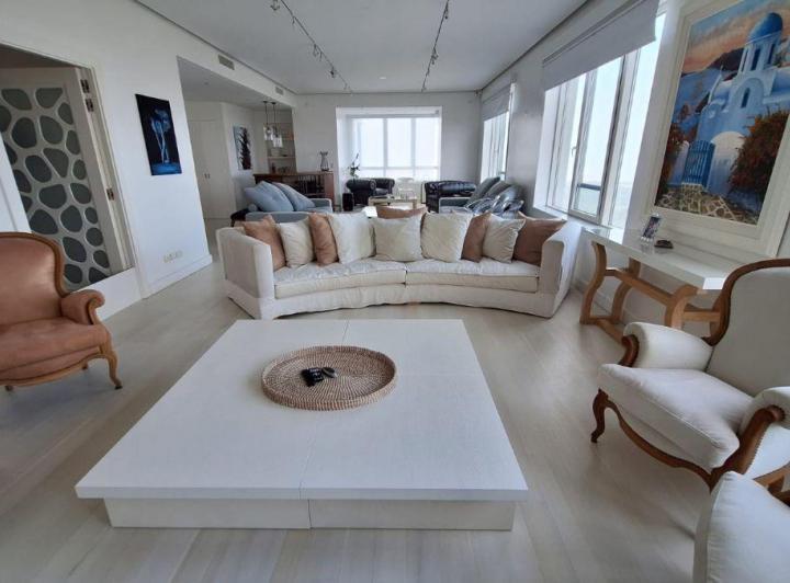 Departamento · 230m² · 3 Ambientes · 4 Cocheras