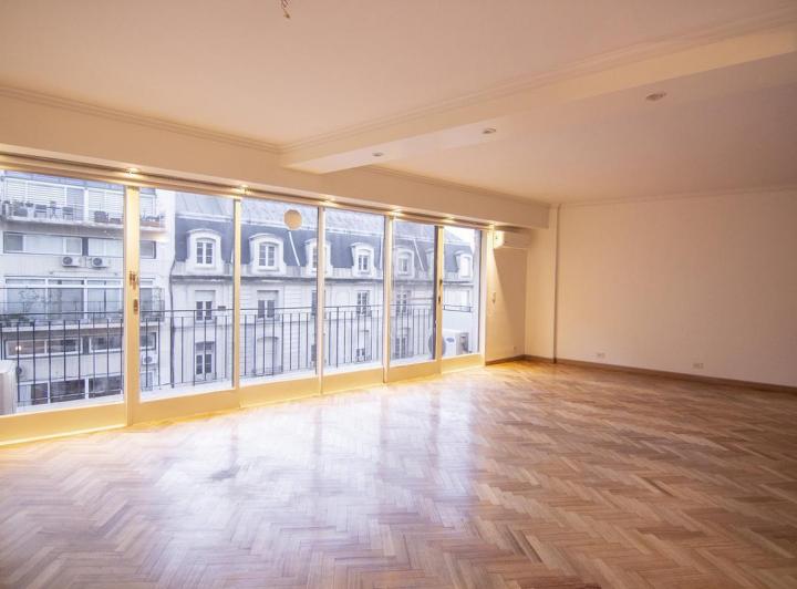 Departamento · 194m² · 5 Ambientes · 1 Cochera