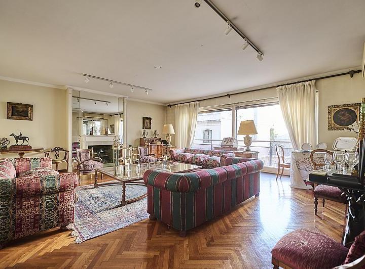 Departamento · 294m² · 8 Ambientes · 1 Cochera