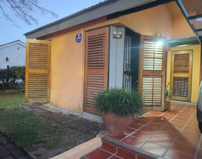 Casa · 163m² · 6 Ambientes · 2 Cocheras