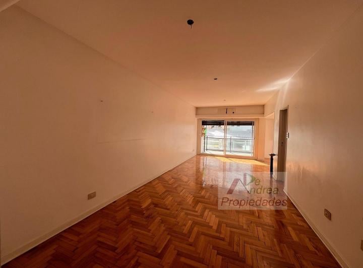 Departamento · 102m² · 4 Ambientes · 1 Cochera