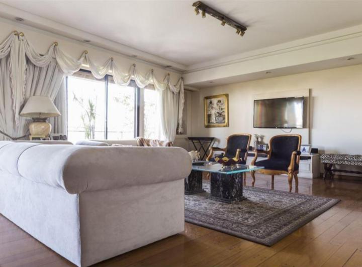 Departamento · 235m² · 4 Ambientes · 2 Cocheras