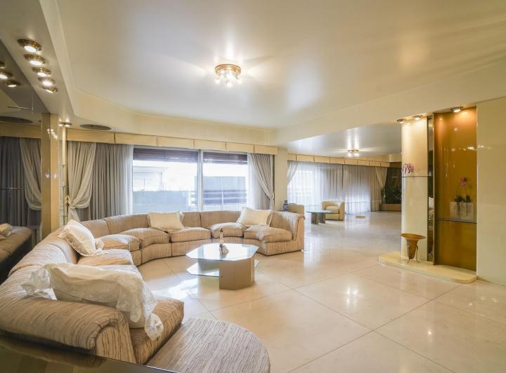 Departamento · 240m² · 4 Ambientes · 1 Cochera