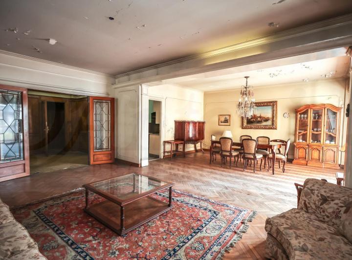 Departamento · 200m² · 6 Ambientes · 1 Cochera