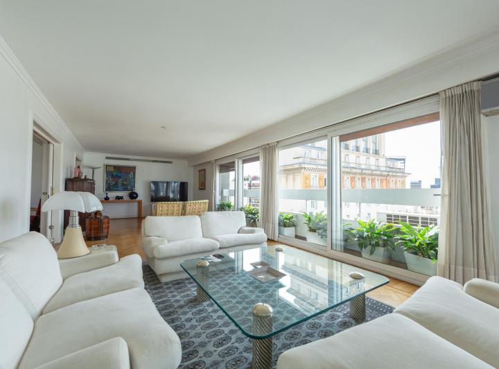 Departamento · 250m² · 5 Ambientes · 3 Cocheras