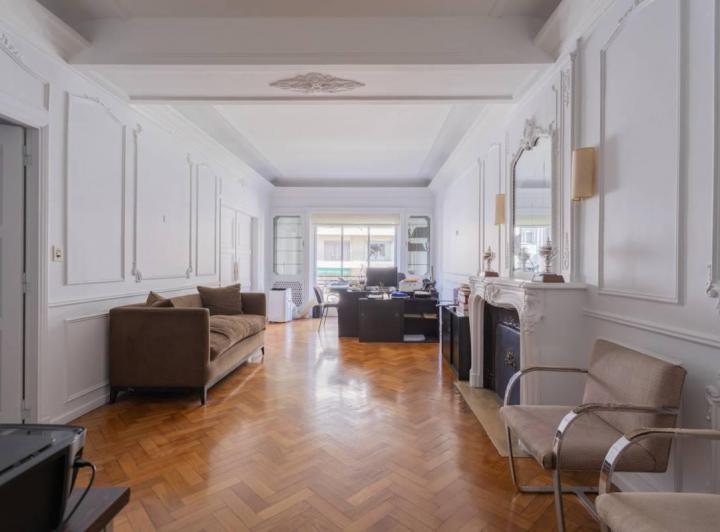 Departamento · 235m² · 6 Ambientes · 1 Cochera