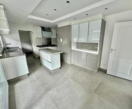 Departamento · 218m² · 5 Ambientes · 1 Cochera