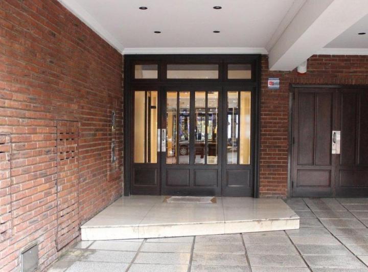 Departamento · 210ha · 5 Ambientes · 2 Cocheras
