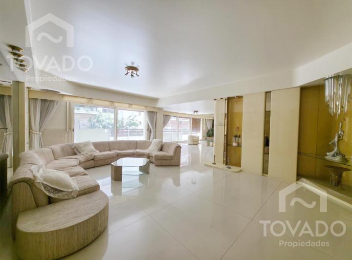 Departamento · 240m² · 5 Ambientes · 1 Cochera