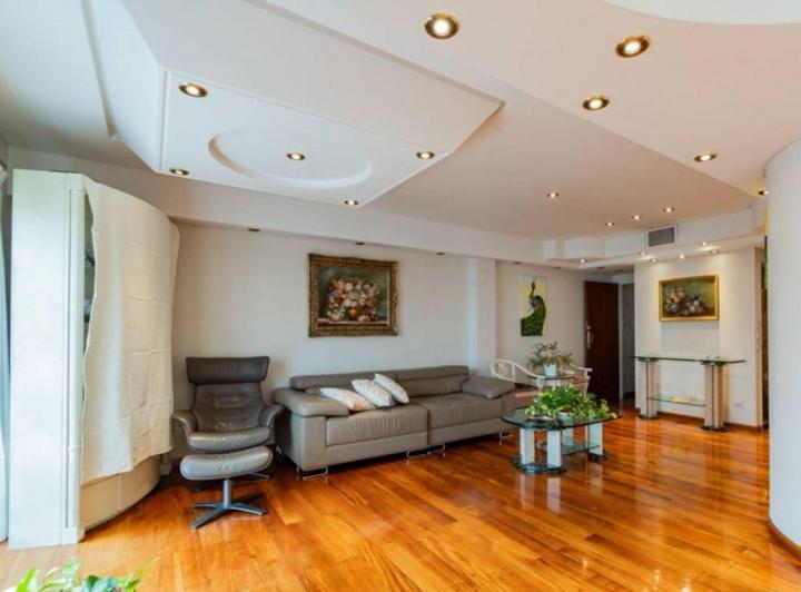 Departamento · 211m² · 5 Ambientes · 1 Cochera