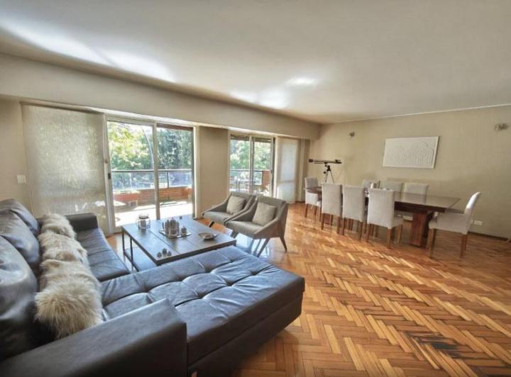 Departamento · 200m² · 5 Ambientes · 1 Cochera