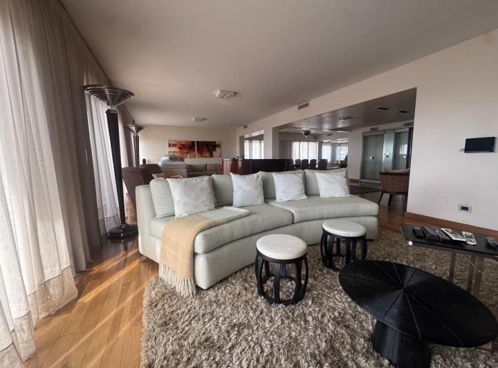 Departamento · 252m² · 5 Ambientes · 1 Cochera