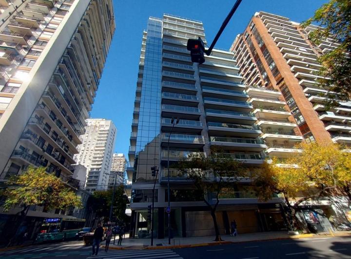Departamento · 240m² · 5 Ambientes · 1 Cochera