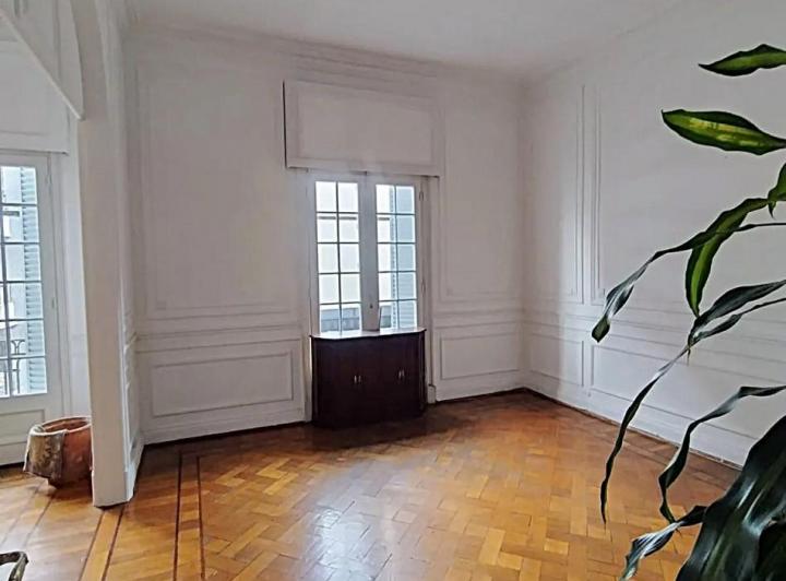 Departamento · 200m² · 5 Ambientes