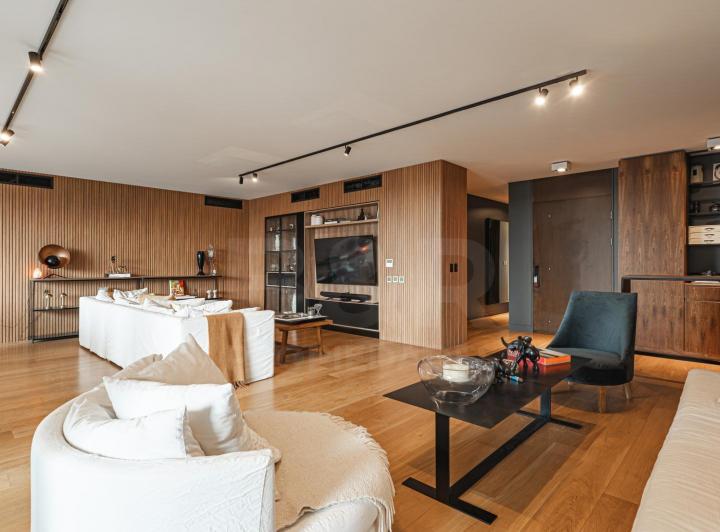 Departamento · 270m² · 5 Ambientes · 2 Cocheras