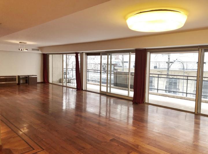 Departamento · 297m² · 6 Ambientes · 3 Cocheras