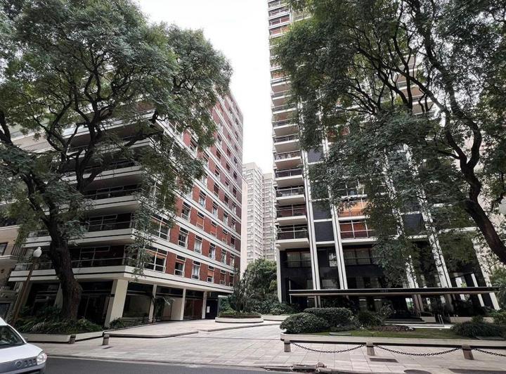 Departamento · 300m² · 8 Ambientes · 3 Cocheras