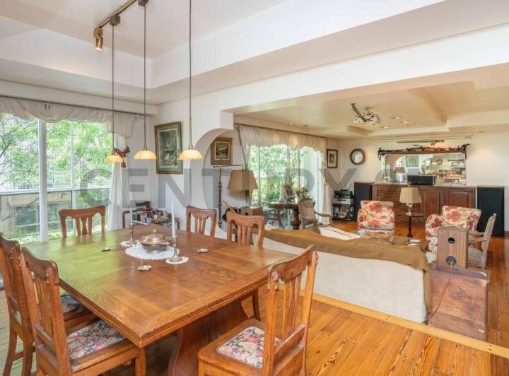 Departamento · 190m² · 5 Ambientes