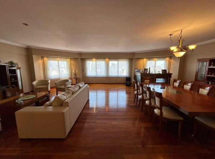 Departamento · 238m² · 5 Ambientes · 2 Cocheras