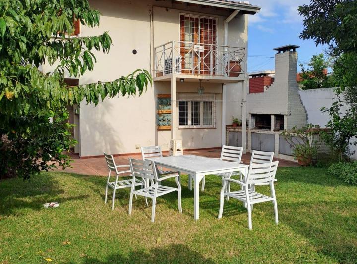 Casa · 193m² · 8 Ambientes