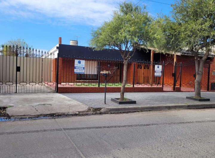 Casa · 292m² · 10 Ambientes