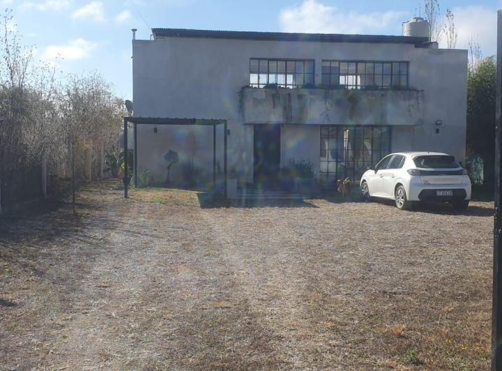 Casa · 100m² · 5 Ambientes · 2 Cocheras