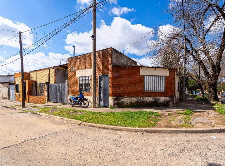 Casa · 90m² · 4 Ambientes · 1 Cochera