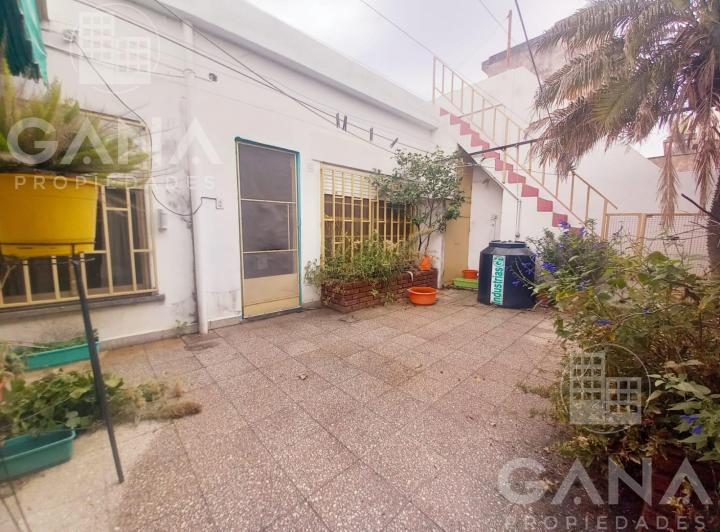 Casa · 87m² · 5 Ambientes · 1 Cochera