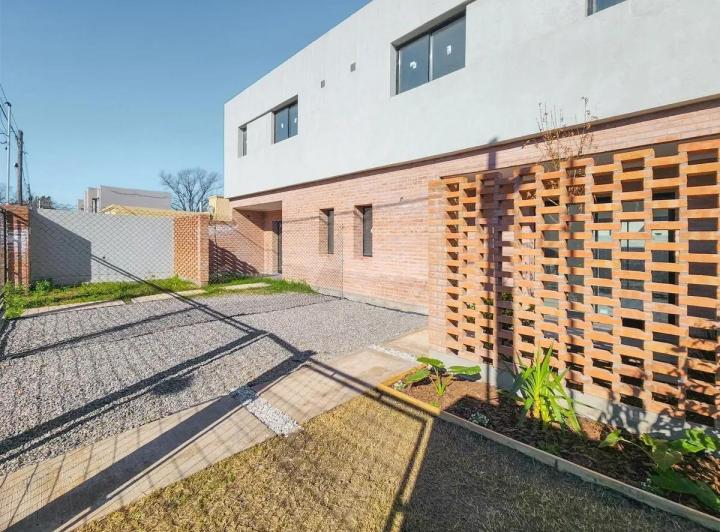 Casa · 143m² · 4 Ambientes · 2 Cocheras