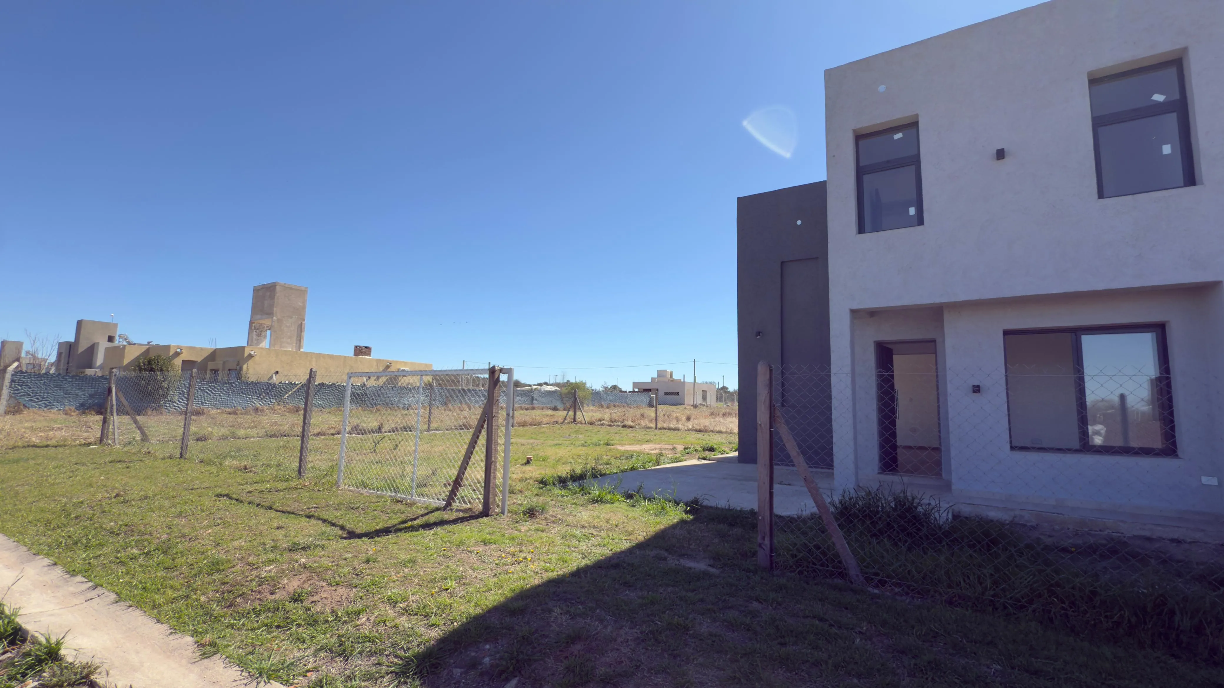 VENTA Dúplex a estrenar en Barrio Soles Serranos, sobre Ruta E53. 2D, 2B