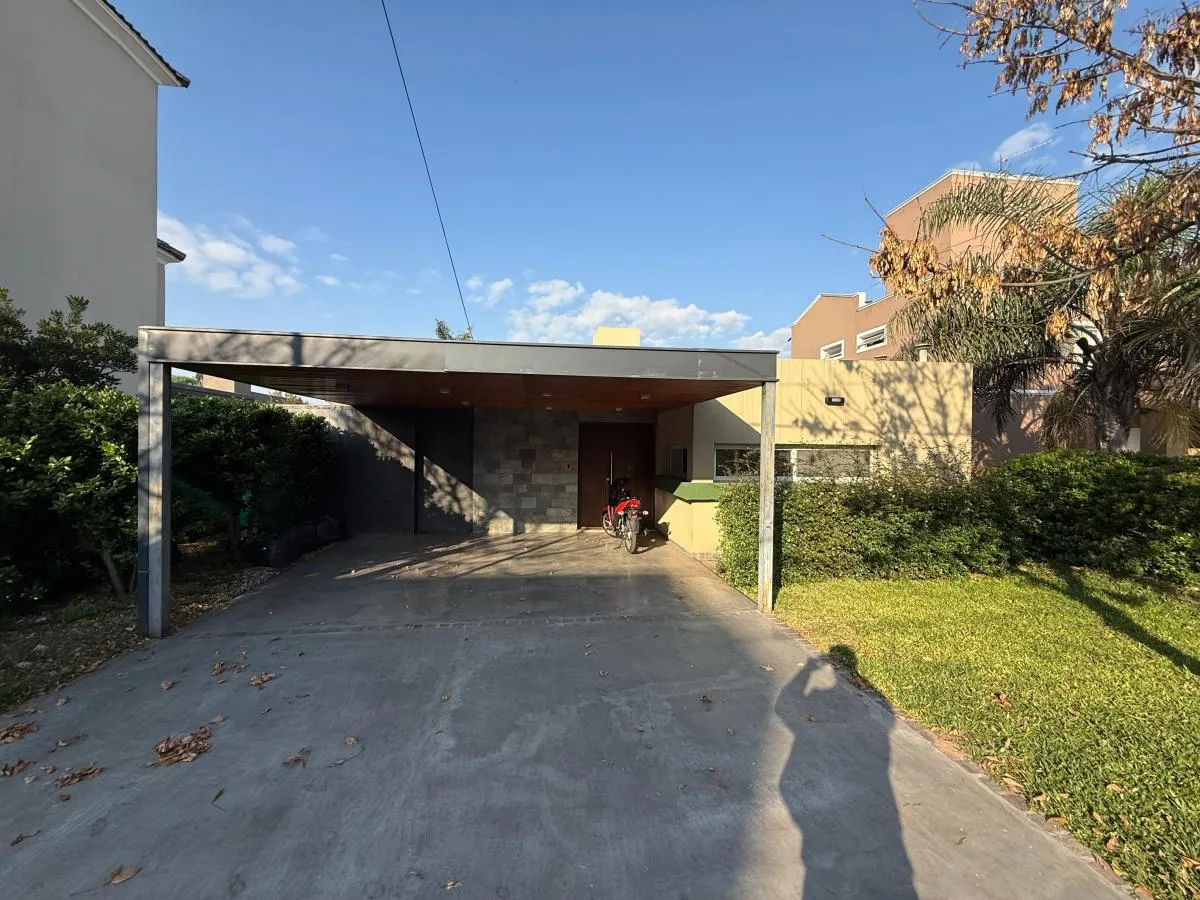 CASA EN VENTA EN LA ESTANZUELA - La Calera APTA CREDITO !!!