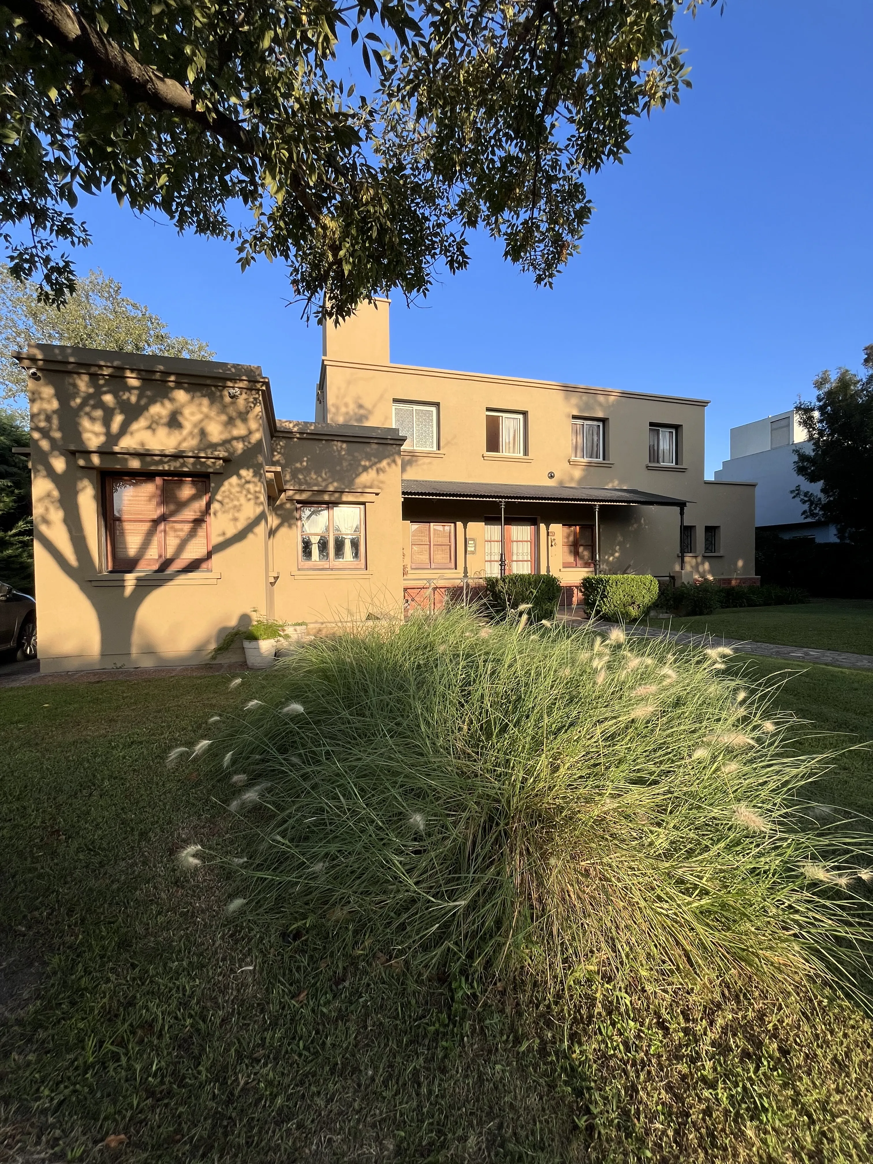 Hermosa Casa Neocolonial en Chacras de la Villa