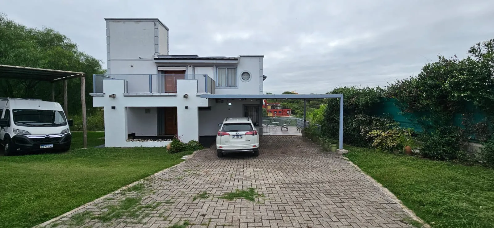 CASA EN ALQUILER 4 DORMITORIOS EN B° CERRADO CUBRES DEL GOLF, VILLA ALLENDE