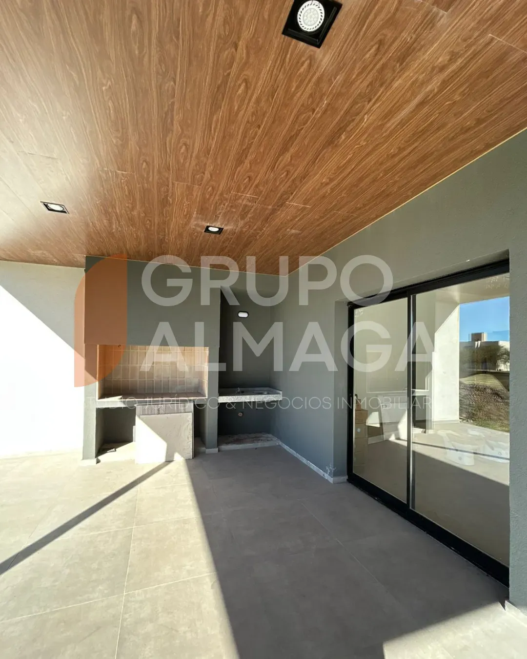 Casa en Venta de 3 Dormitorios en Siete Soles – Galería con Asador y Cochera
