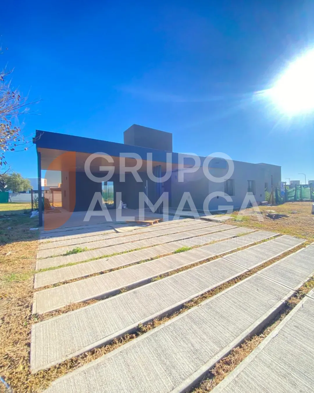 Casa en Venta de 3 Dormitorios en Siete Soles – Cochera Doble, Galería y Asador