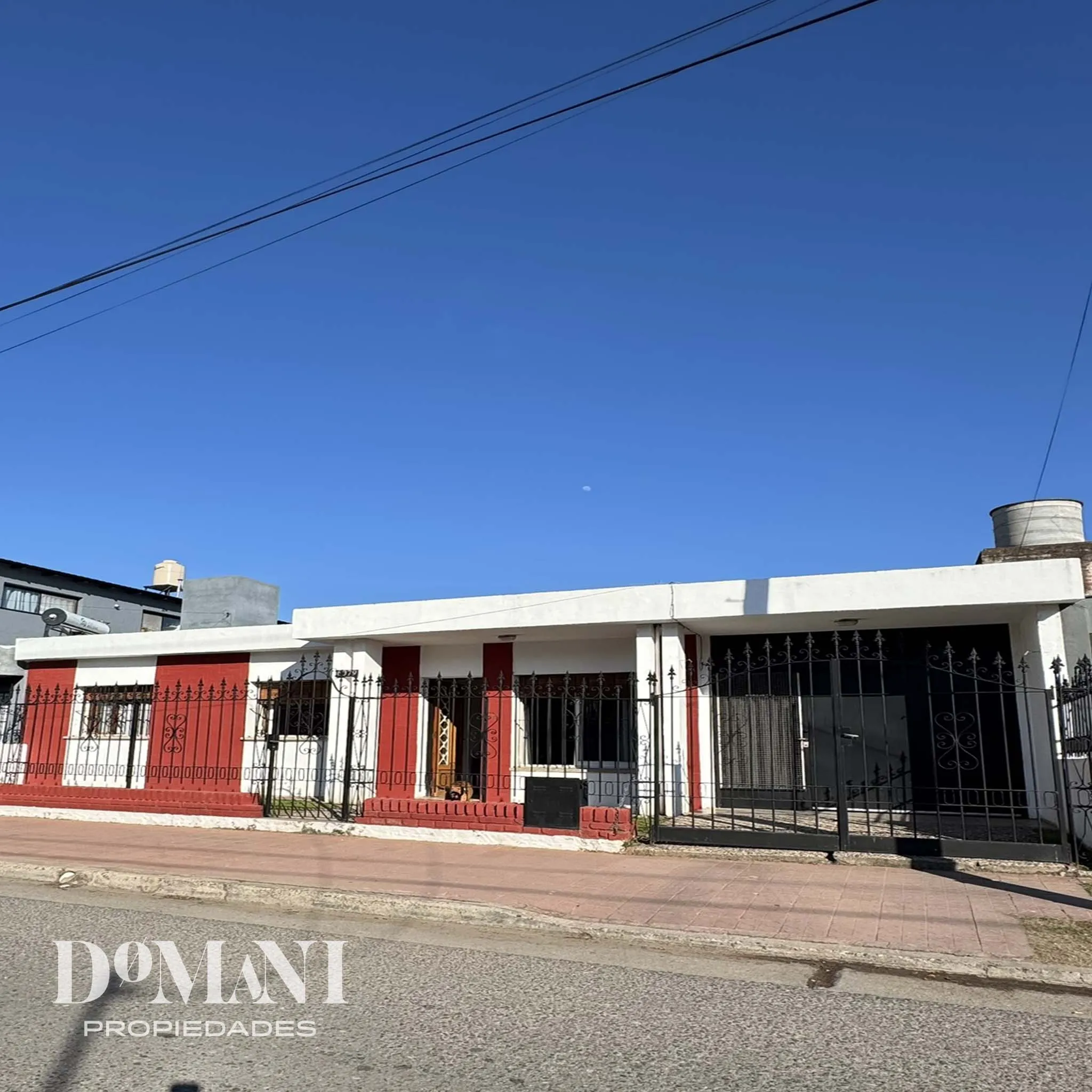 OPORTUNIDAD CASA VENTA LOS BULEVARES. 3 DOR. COCHERA DOBLE, GRAN PATIO.