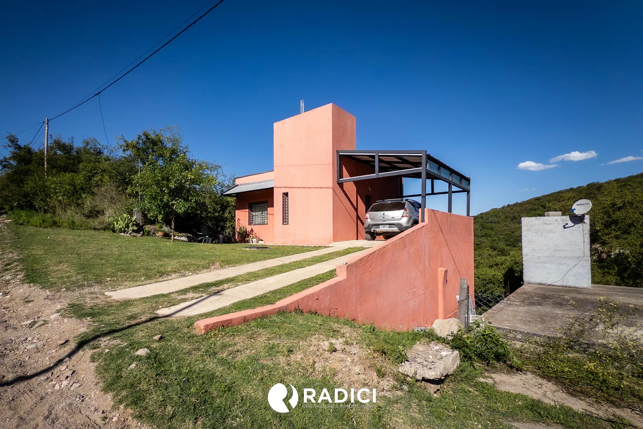 RÍO CEBALLOS  CASA DE 2 DORMITORIOS CON PATIO, COCHERA Y VISTA A LAS SIERRAS