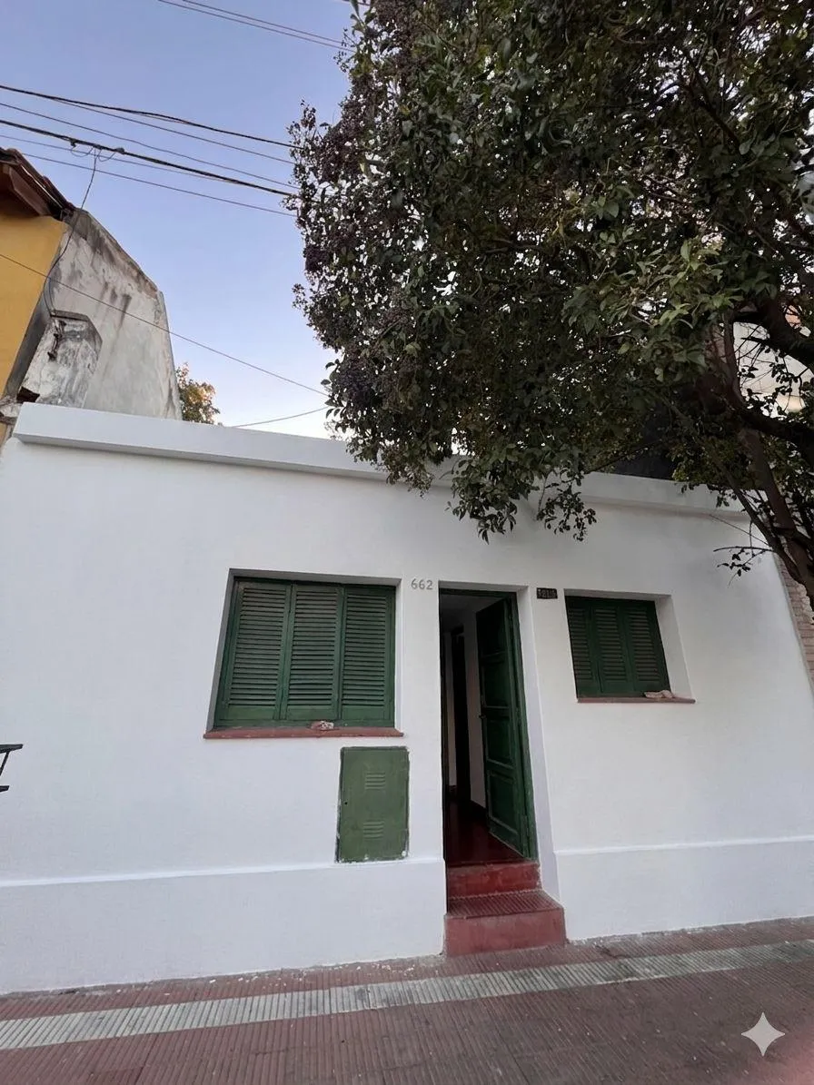 ALBERDI NEGOCIOS INMOBILIARIOS VENDE CASA EN RAIMUNDO MEABE 480 B ALTO ALBERDI D...