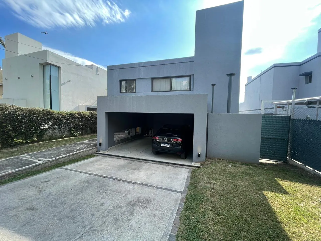 CASA A LA VENTA 2 DORMITORIOS + ESCRITORIO - LA ESTANZUELA