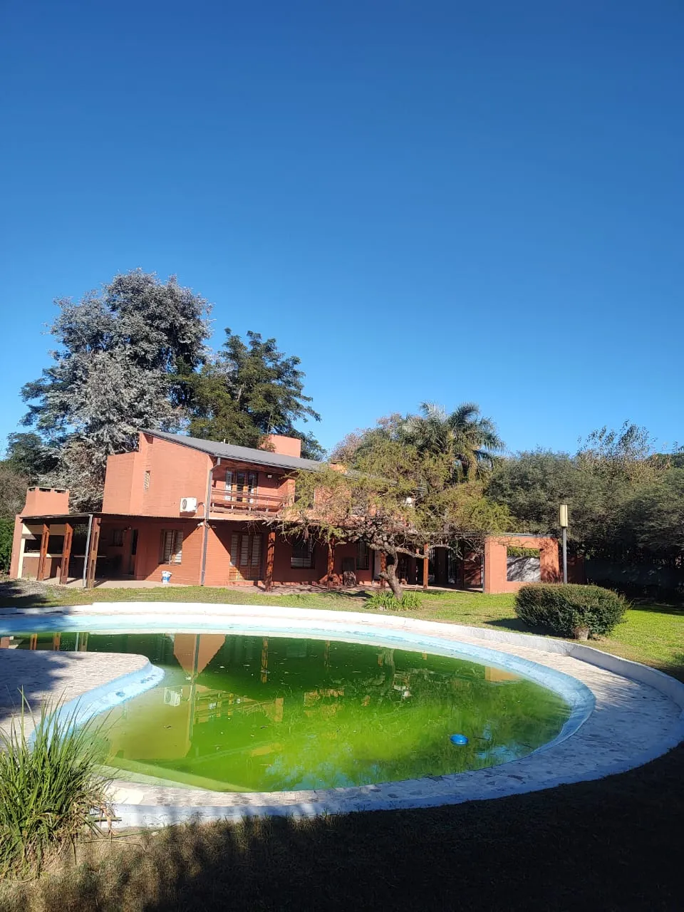 CASA DE 3 DORM CON GRAN TERRENO EN VENTA EN VILLA ALLENDE LOMAS