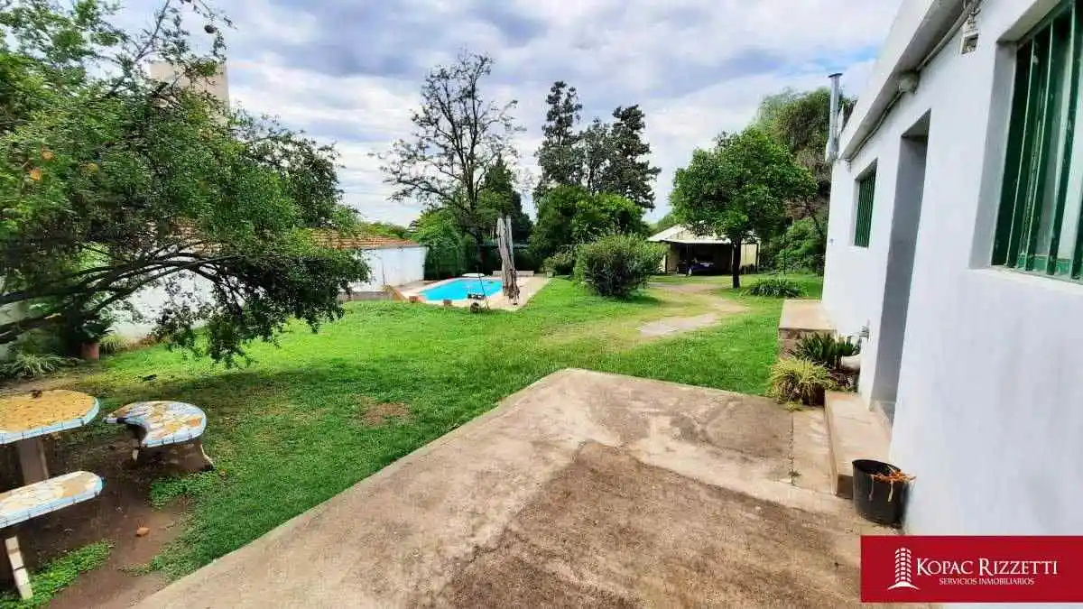 VILLA ALLENDE (ACAPULCO 559) - VENTA CASA 2 DORMITORIOS  DEPTOS DE 1 DORM Y MONO...