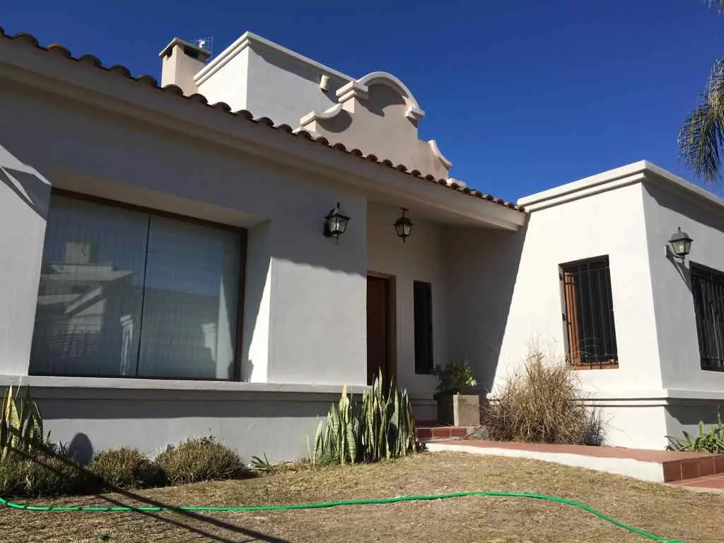 Se Vende! Apto Credito! Casa de 3 dorm. en Cumbres de Villa Allende