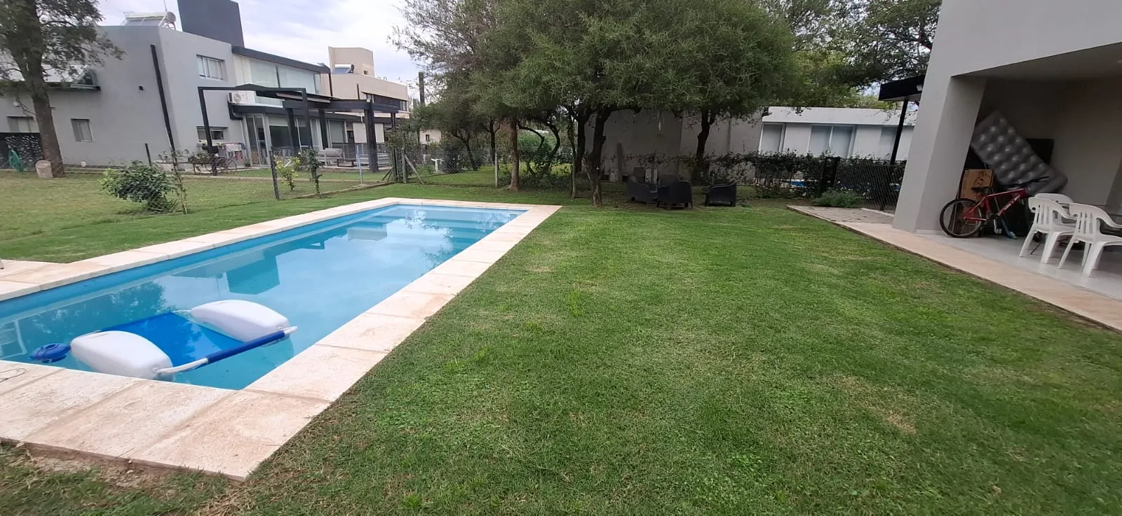 Casa en Alquiler de 3 Dormitorios en Valle del Golf